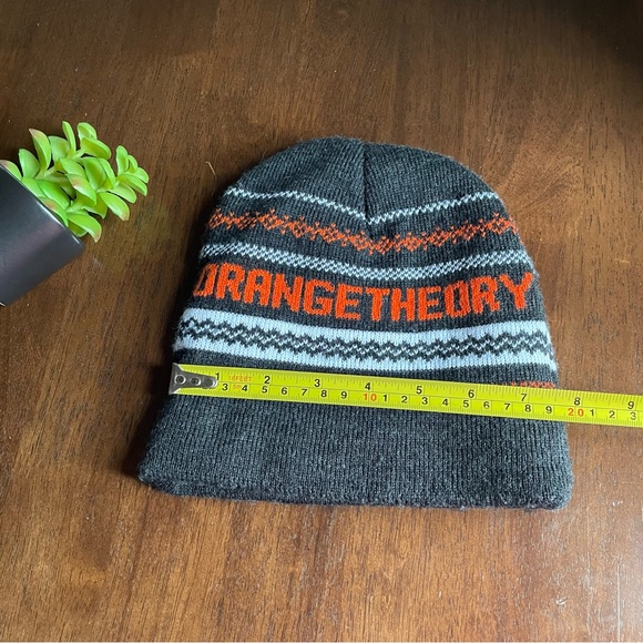 Orange Theory Fitness Grey & Orange Skull Cap Winter Beanie Toque Hat - Picture 3 of 5